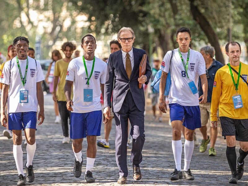 ‘홈리스 월드컵’ (2024) Netflix 영화: 친구와 동료 그리고 스포츠에 관한 또 다른 영화인가요? 여기 있습니다!