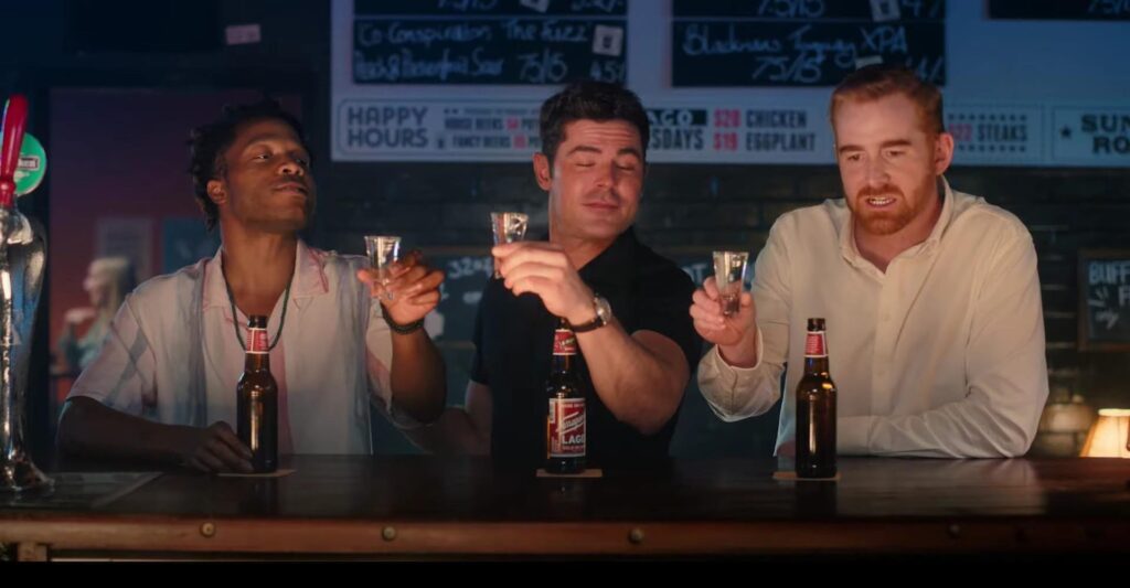 Ricky Stanicky (2024). Une comédie sur Prime Video : Une comédie de « copains » pour un vendredi en famille avec une touche rétro et audacieuse