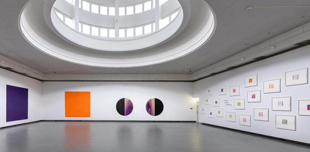 Callum Innes: Cadmium Orange Red Violet Lamp Black – Kode Bergen, Norway