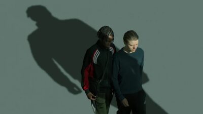 「デリバー・ミー: 届かぬ叫び」（2024）Netflixシリーズ：より悲しい現実のドラマチックな描画。