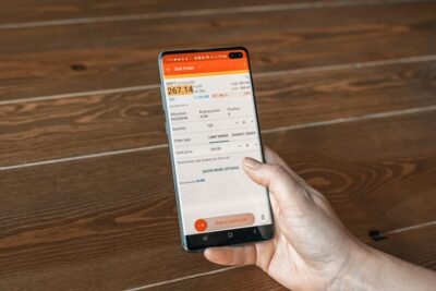Pro Trading: Navigate MetaTrader’s Market for Signals & Apps