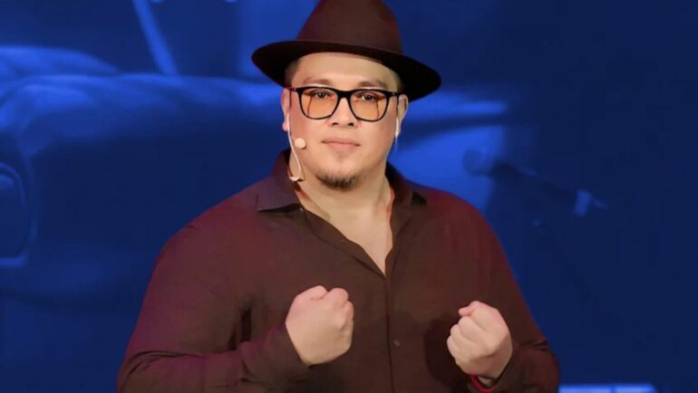 「フランコ・エスカミーリャのすべて愛しのレディたち 」、Netflixに登場: 無邪気な挑発と笑いの嵐