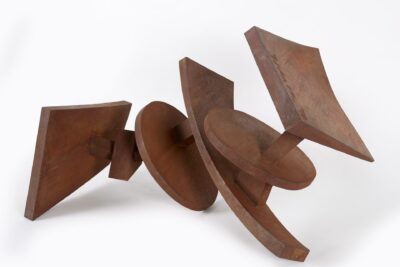 Dorothy Dehner: La Retrospectiva di una Pioniera dell’Espressionismo Astratto a Berry Campbell, New York