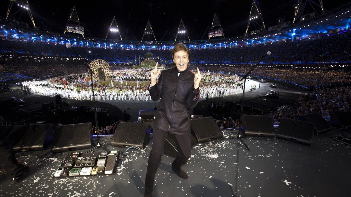 保罗·麦卡特尼2012奥运开幕式上穿的靴子将拍卖，为无肉星期一筹款 – 庆祝其15周年