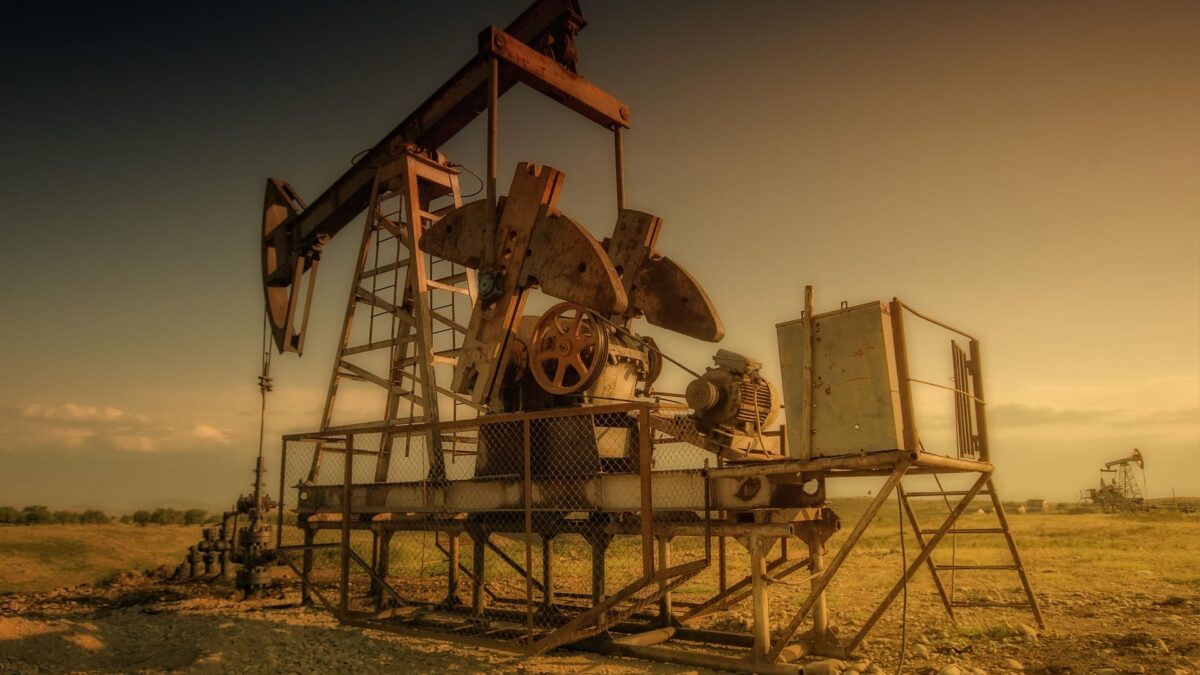 Decoding the Price of Oil: Factors That Influence Oil Markets