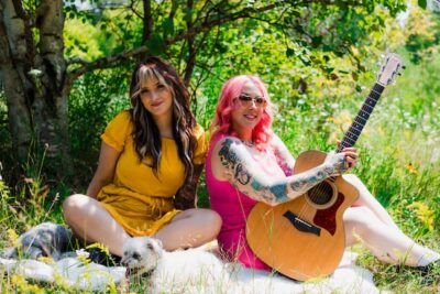 THE ANTI-QUEENS Sort un Nouvel Album Anthémique “Disenchanted” avec le Clip “Overthinking” »