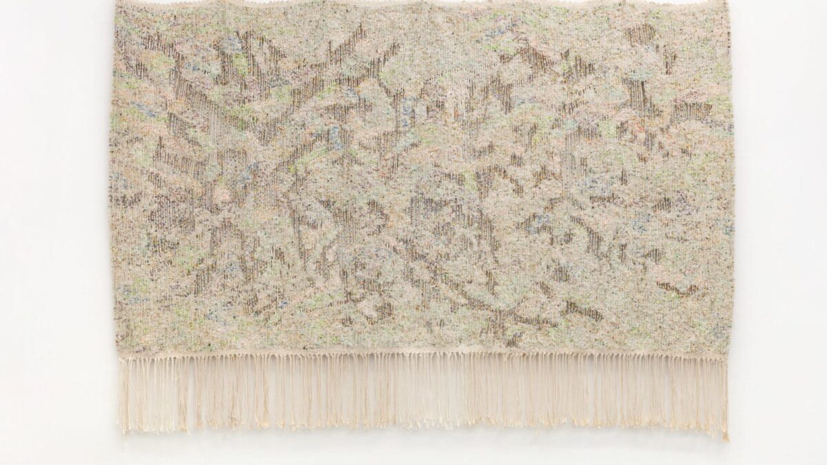 イグシャン・アダムズ:「Weerhoud」ヘップワース・ウェイクフィールドで華やかに開催