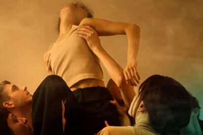 Premiera Mondială a Spectacolului SOMEWHERE, Prezentată de Compania de Dans YY