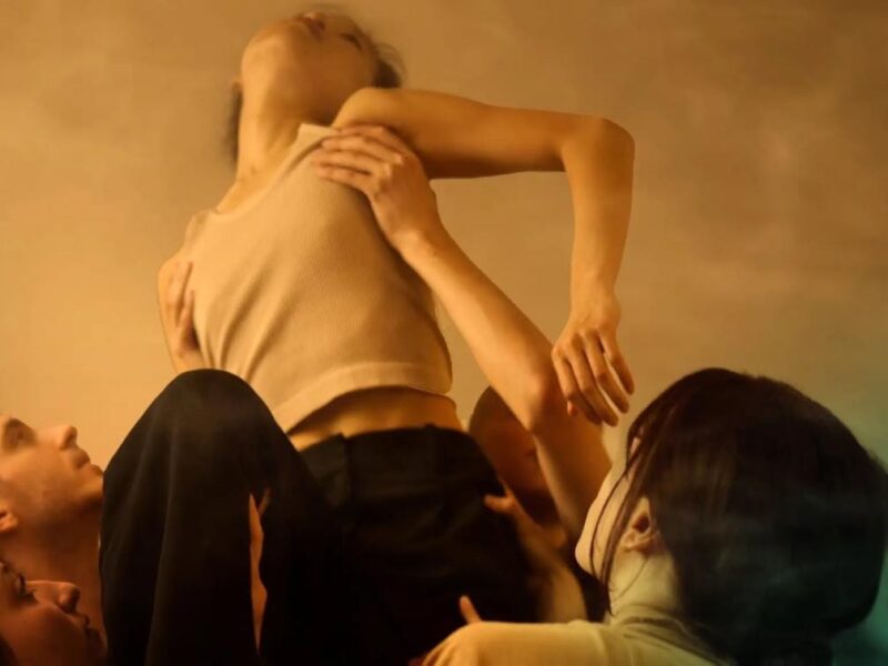 YY舞蹈公司为您呈现《SOMEWHERE》的全球首演