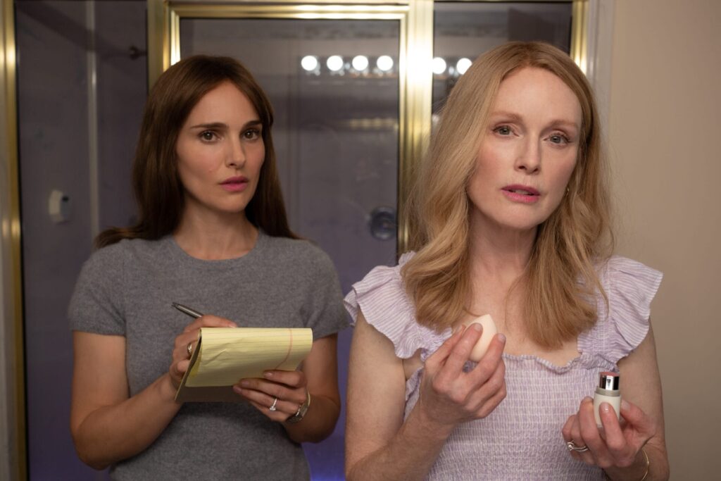 “Secretos de un Escándalo” Crítica de la película: Natalia Portman y Julianne Moore en una magnífica película a todos los niveles. Ya disponible en streaming en Prime Video