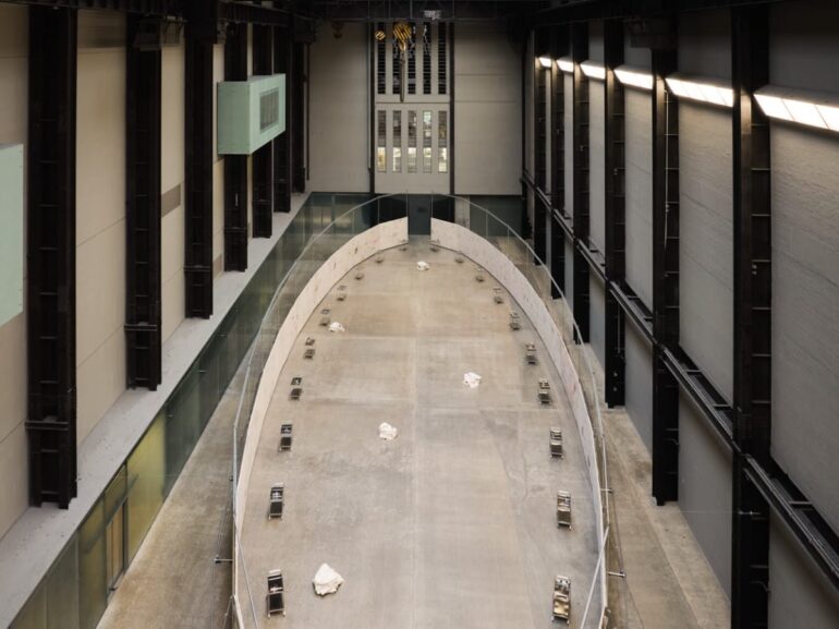 UNIQLO Tate Play: Oscar Murillo présente &lsquo;The flooded garden&rsquo;