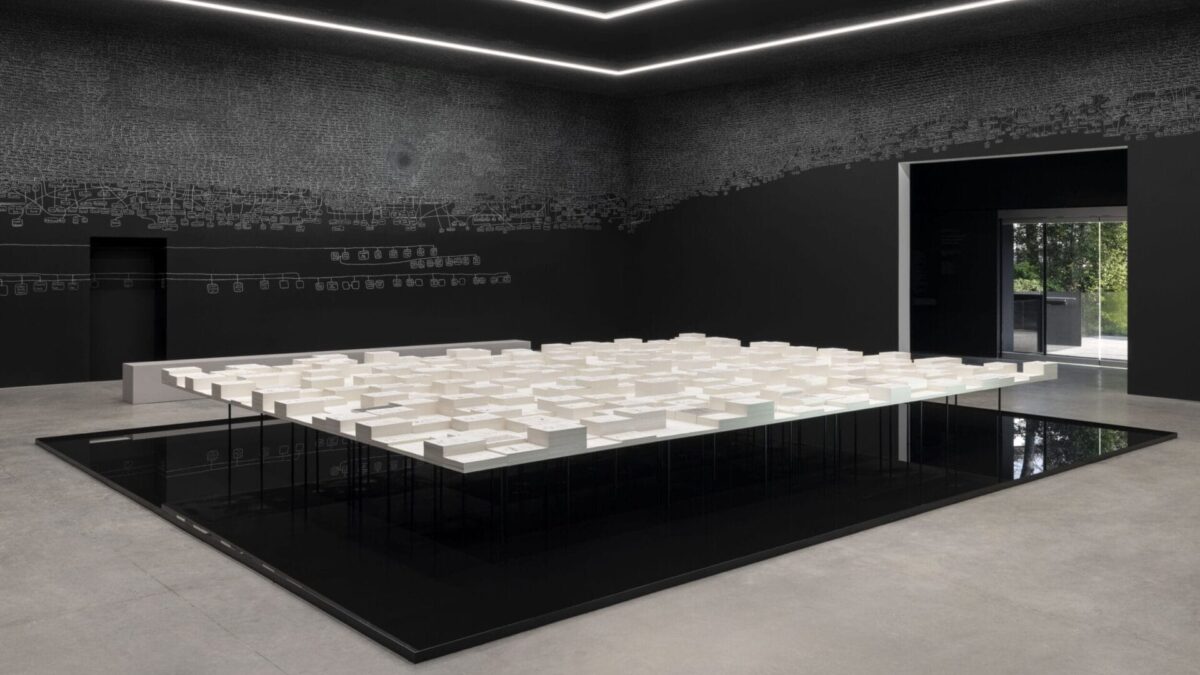 泰特與昆士蘭美術館合作收購 Archie Moore 獲得金獅獎的作品 kith and kin | 現代美術館