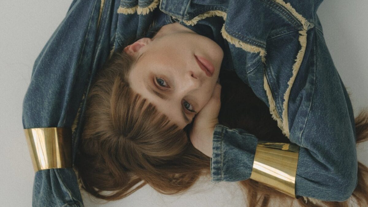 MAGLY pede ‘honestidade’ em seu novo single