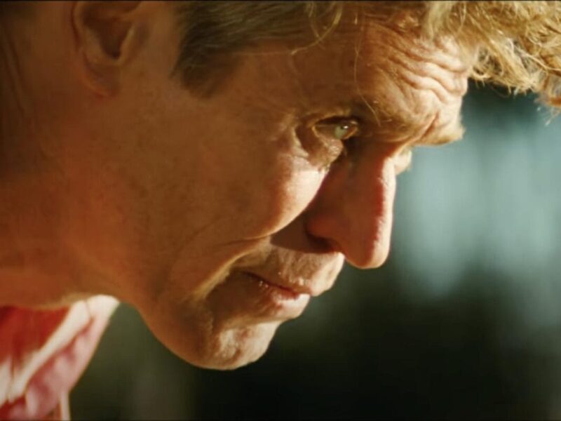 「憐れみの３章」 – 映画評：大胆で頭脳的、ユーモラスでドラマチック、そして従来のストーリーテリングを破壊する恐怖