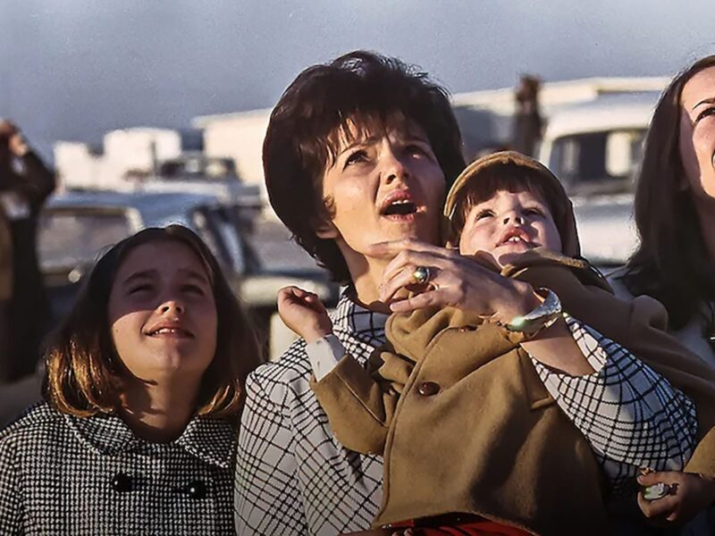 「アポロ13号: 極限からの生還」-アポロ13号の悲劇を描いたNetflixドキュメンタリー：NASAの未公開映像で強化された映画の旅