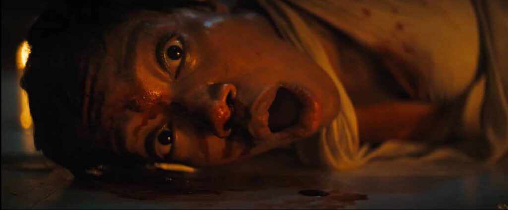 “블링크 트와이스”-영화 리뷰 : 그 방향이 놀라운 풍자 스릴러