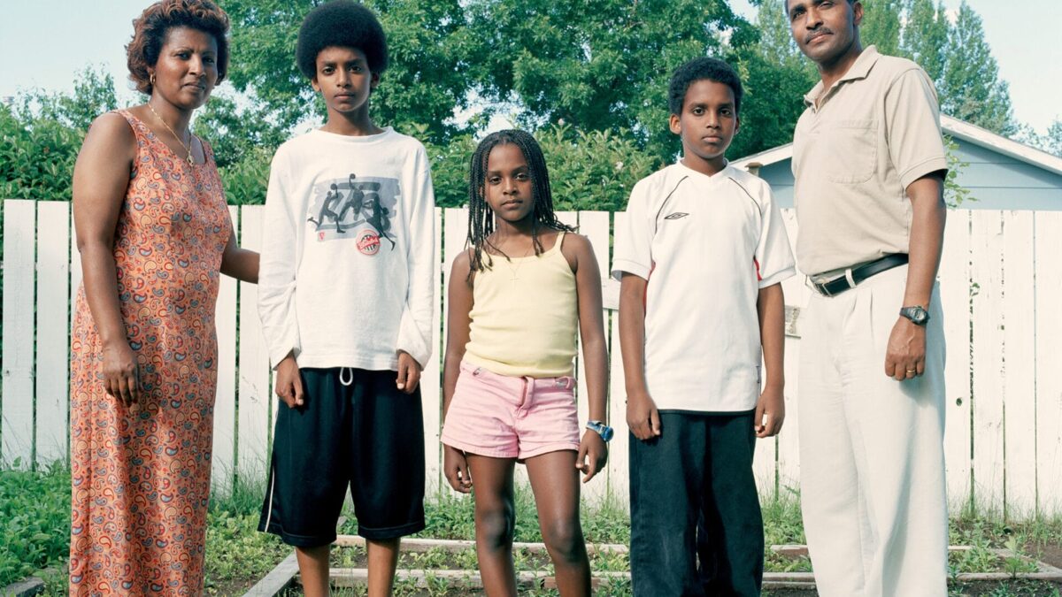 La Galería Saatchi presentará «As We Rise: Photography From The Black Atlantic», una exposición fascinante con obras de artistas negros de Canadá, Estados Unidos, Gran Bretaña, el Caribe y el continente africano