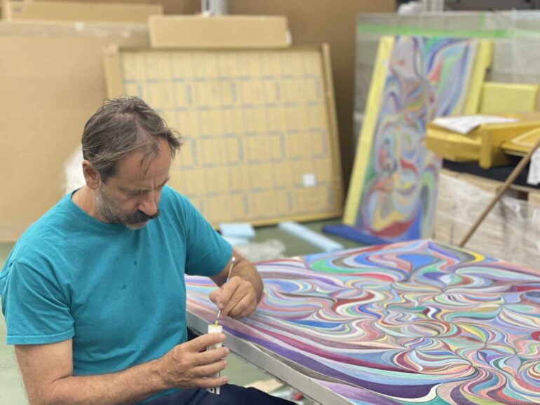 克里斯-约翰森首次亮相南祖卡地下展览馆