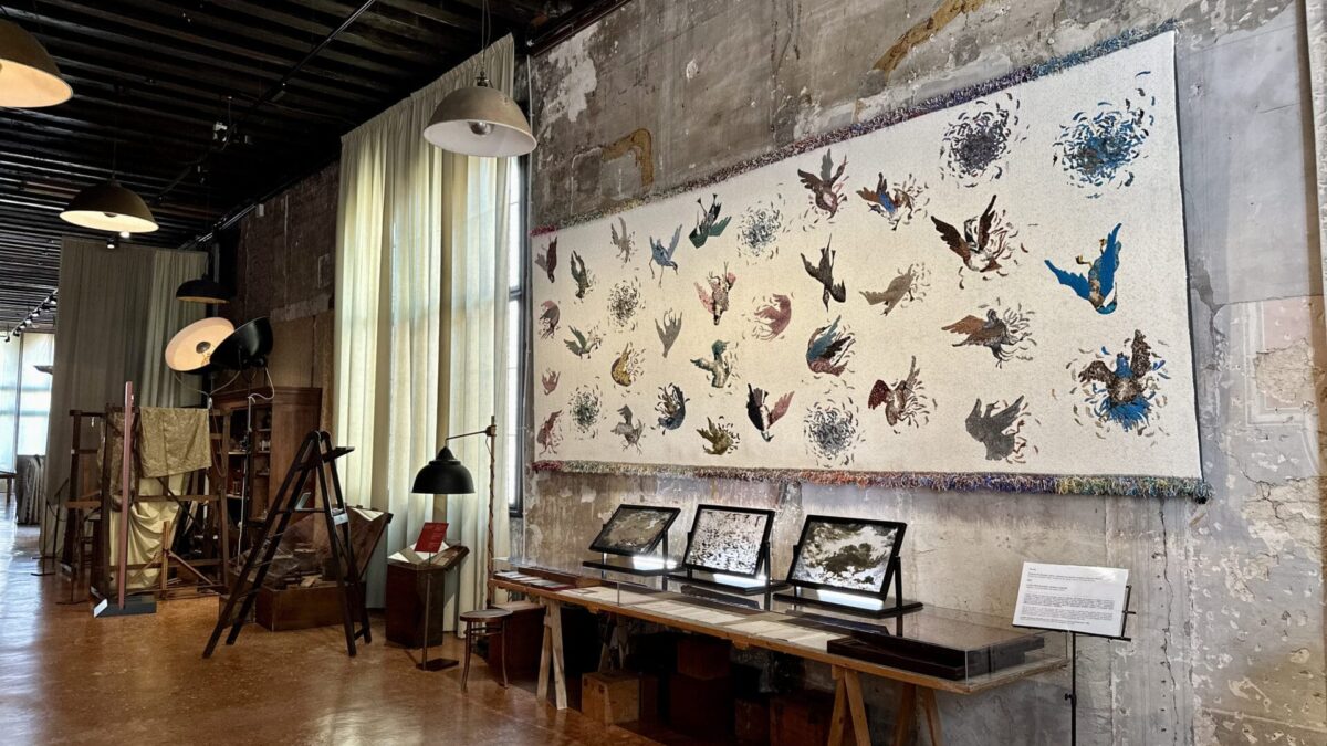 무세오 포르투니의 주세페 아바테의 “피로에트”: 현대 태피스트리