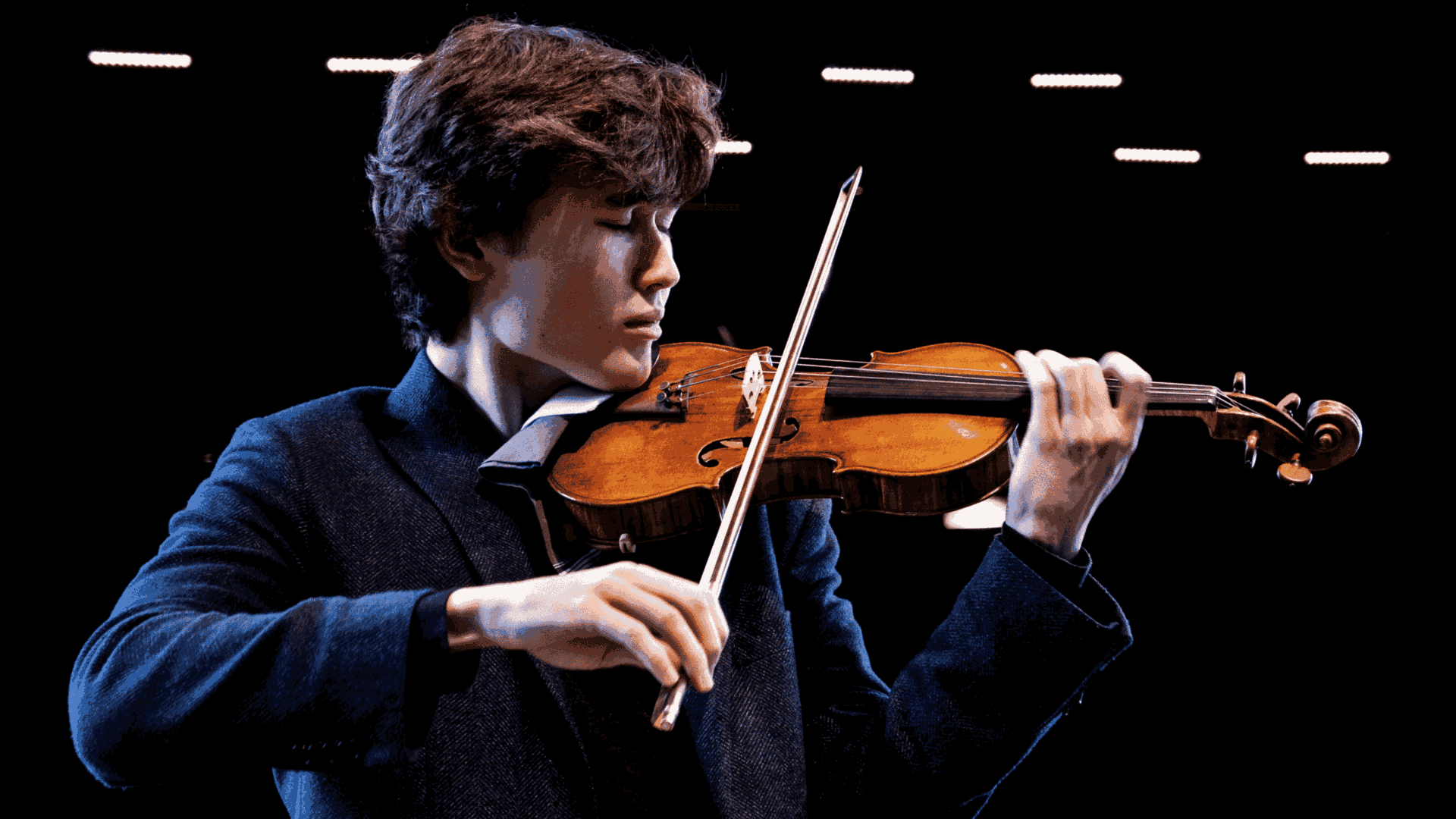 Daniel Lozakovich plays Prokofiev. Credit: Martin Raphaël Martiq