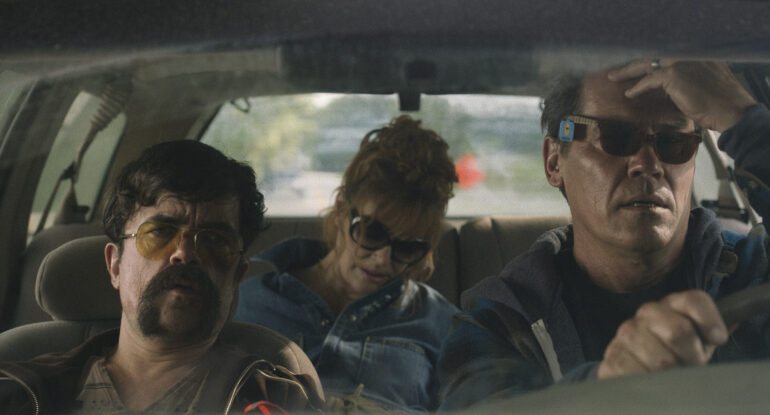 „Frații” pe Prime Video – Critica filmului: o comedie simpatică despre o familie de hoți