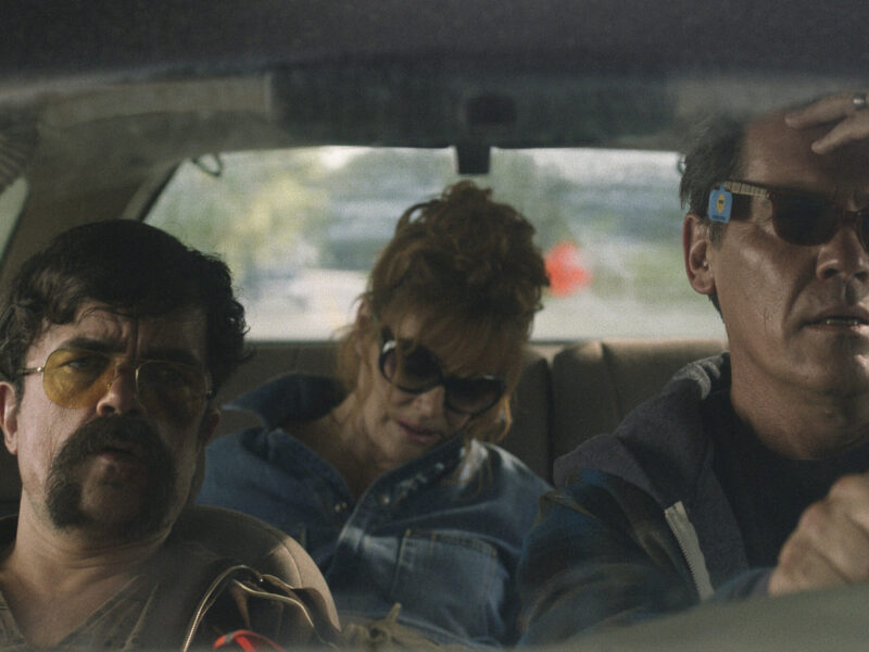 「マンガー・ブラザーズ」Prime Videoに登場 – 映画レビュー：ユーモラスな泥棒一家のコメディ