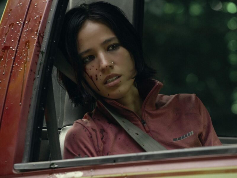 Netflixで話題のスリラー「ドント・ムーブ」: フィン・ウィットロックとケルシー・アズビルが出演