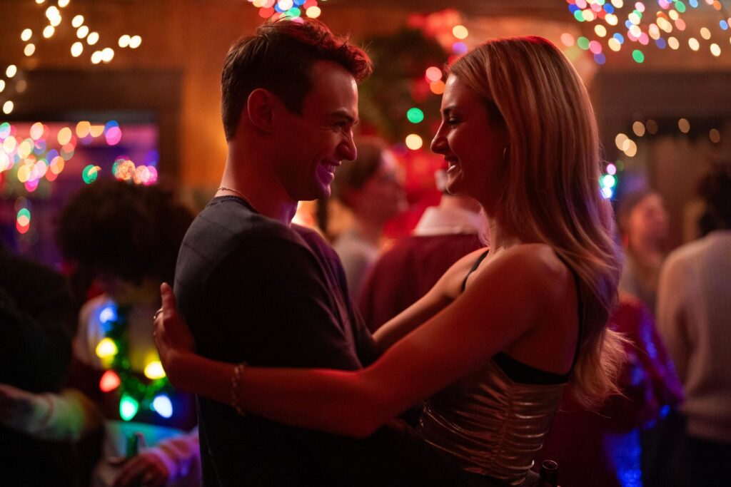 「テル・ミー・ライズ」がDisney+に戻ってきた。その第二シーズンでは、大学キャンパスでの複雑な関係、裏切り、そして混乱の渦が描かれている