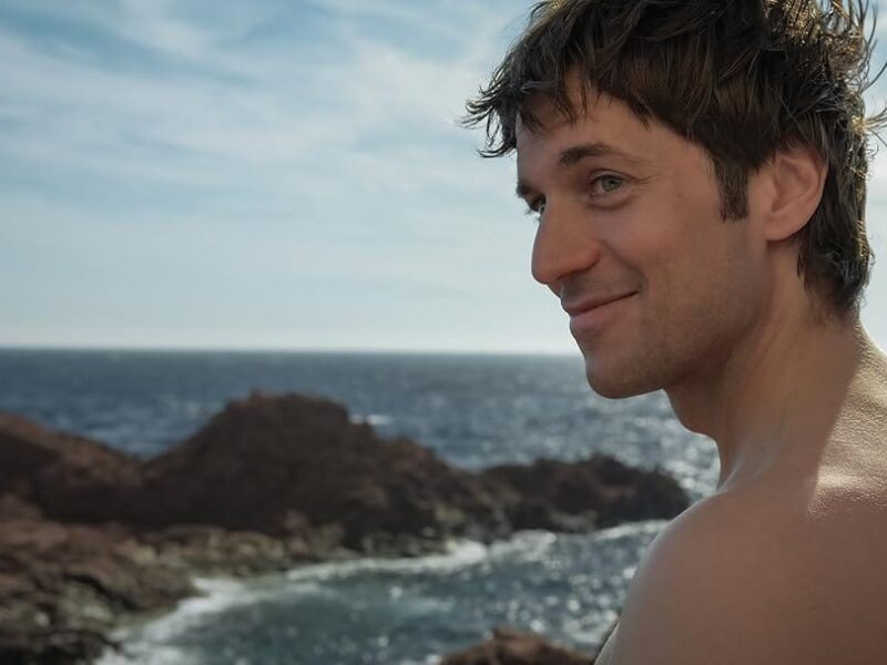 「自由を愛した男」 – プライムビデオで視聴できる映画：ロマンティックな雰囲気を持つ強盗スリラー