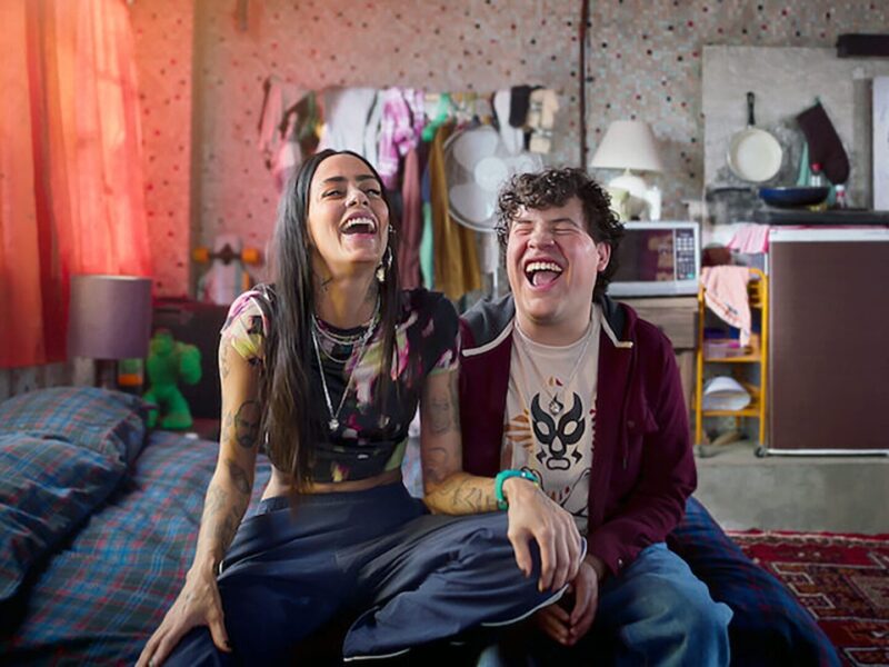 「だって笑いがツイている」：アレクシスがネトフリに戻ってきた。第二シーズンは辛辣なユーモアが満載