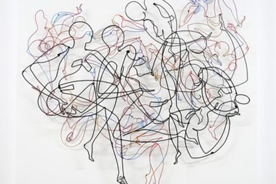 파멜라 메로리 더넘의 새로운 스틸 와이어 조각품