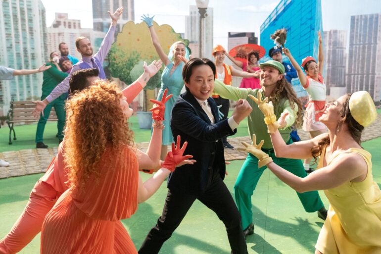 Chega hoje ao Disney+ “Os Segredos de Chinatown”, uma Comédia Dramática com Muito Estilo