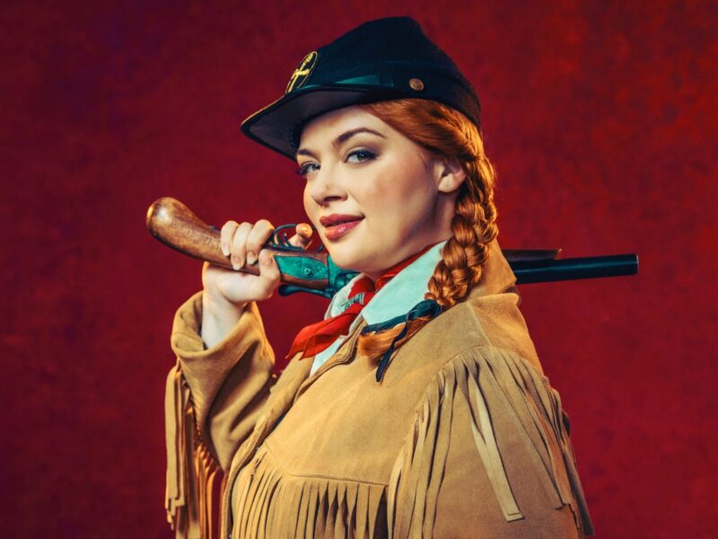Calamity Jane Retorna aos Palcos com Elenco Estelar