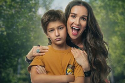 《老妈乱入夏令营》：娜塔莉亚·奥雷罗主演的温馨家庭喜剧