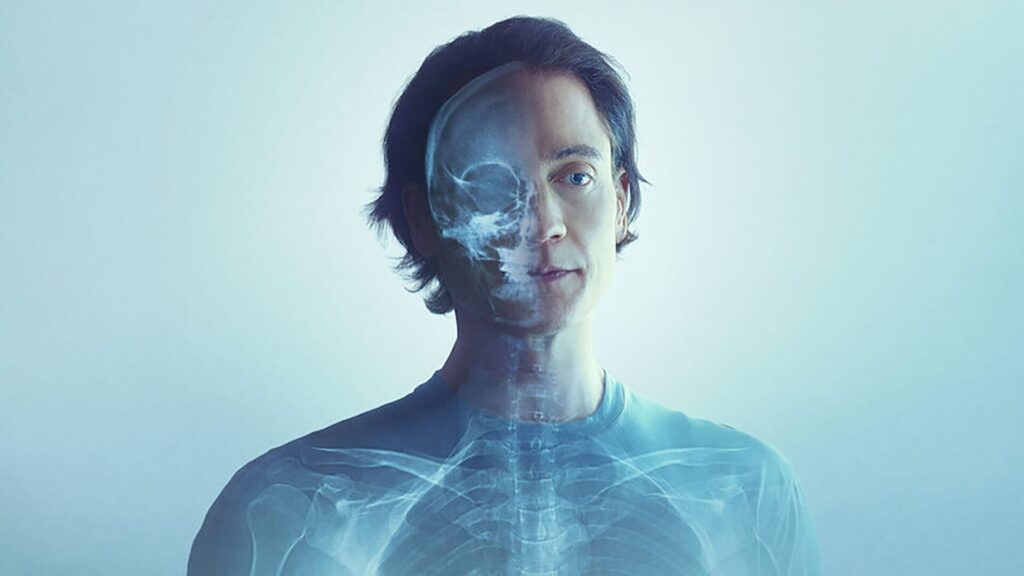 넷플릭스 다큐멘터리 “브라이언 존슨: 영원히 살고 싶은 남자”: 영원한 젊음을 향한 한 남자의 집착