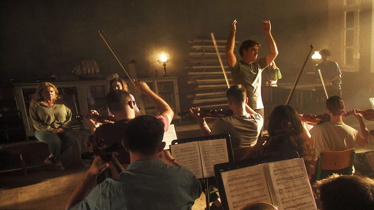 Tercera temporada (final) de «Sinfonía en azul»: una isla griega con mucho sentido del drama