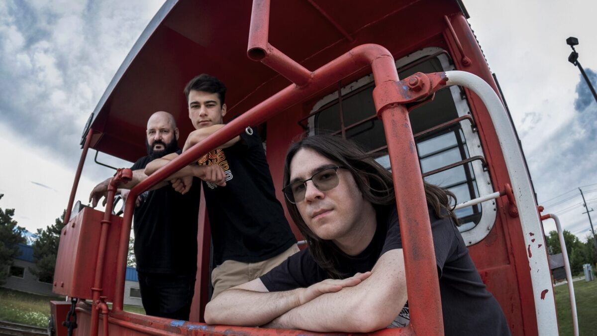 The Discarded lansează „The Green Door”: O fuziune explozivă de punk și garage rock