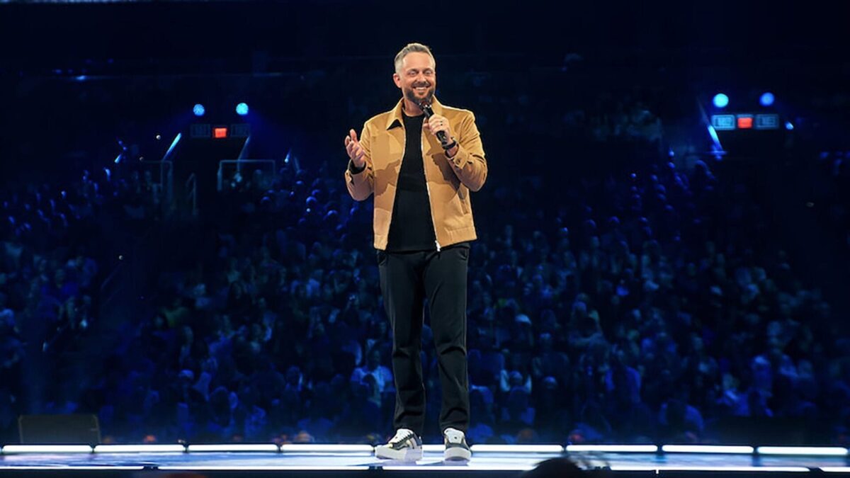 Nate Bargatze Traz Risos Familiares à Netflix em Novo Especial de Comédia