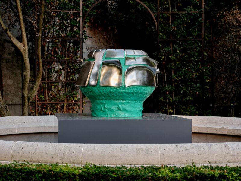 다카로 쿠와타: 전통과 현대의 융합, 살롱 94에서 펼쳐지다