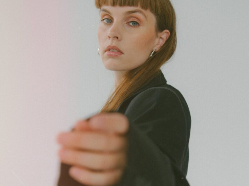 丹麦歌手MAGLY新单曲探讨内心恐惧