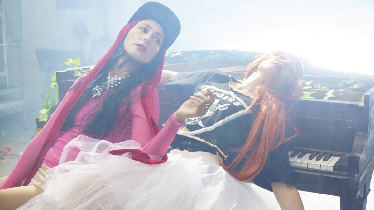 CocoRosie Anuncia Novo Álbum e Lança Single Introspectivo