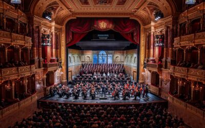 Sinfonía Estelar: Un Viaje Musical por el Cosmos y la Realeza Británica