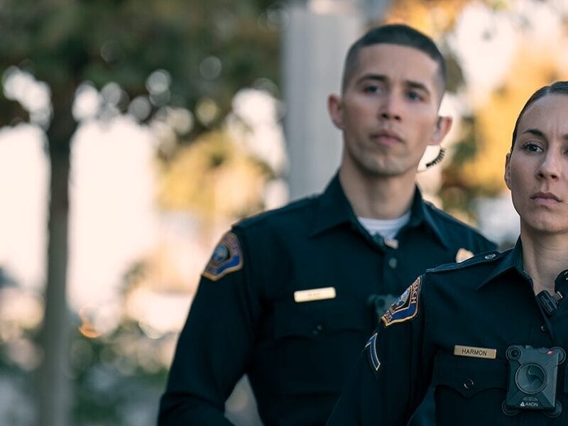 프라임 비디오의 새로운 경찰 드라마 “온 콜”: 익숙한 공식의 재현