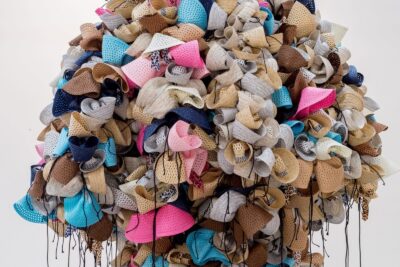 哈桑·沙里夫的”聚集”展览：重新发现日常现实