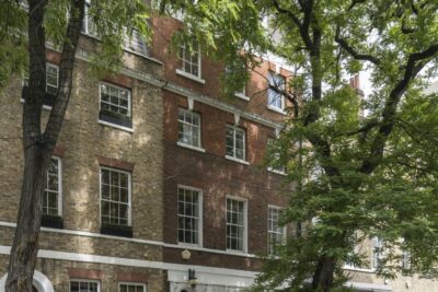 新兴艺术家的新舞台：Tache画廊在伦敦开幕