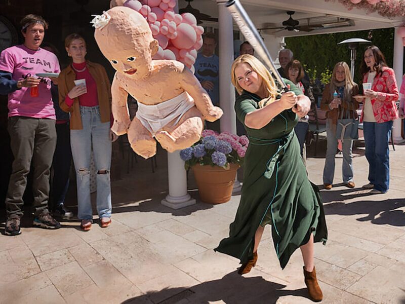 「オメデタ⁈ そんなトコ」-エイミー・シューマー、Netfllixの異色コメディで母性を語る