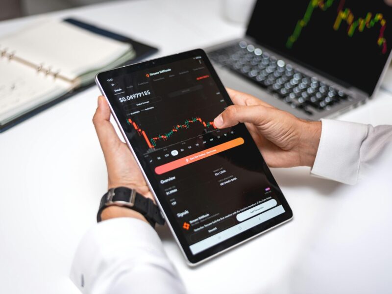 The Fed, Inflation, and Interest Rates: Advanced Positioning for 2025