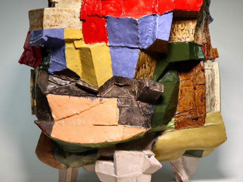 요시 밀로 갤러리, 존 길의 도예 작품 전시회 개최