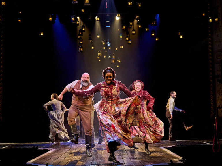 A Tradição Natalina que Conquista Novos Públicos no Old Vic