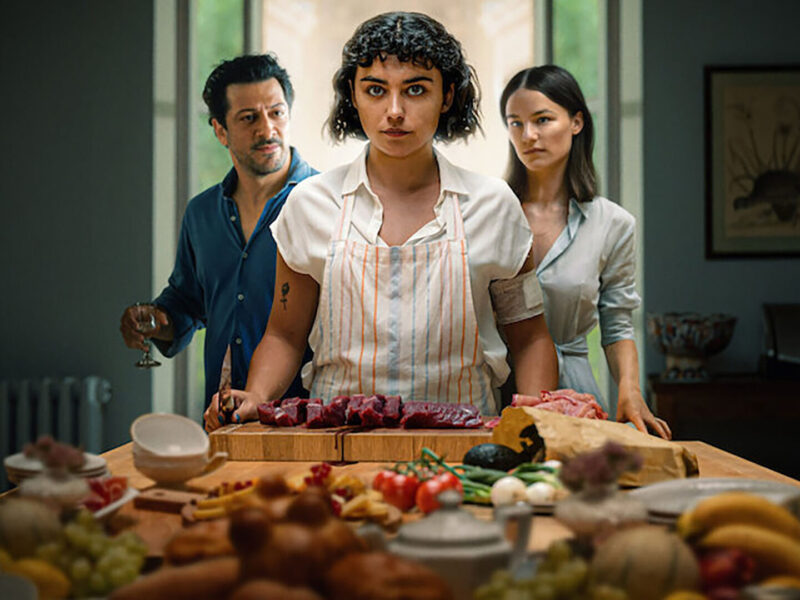 Netflix映画『デリシャス』 – 社会的差異に関するスリラー